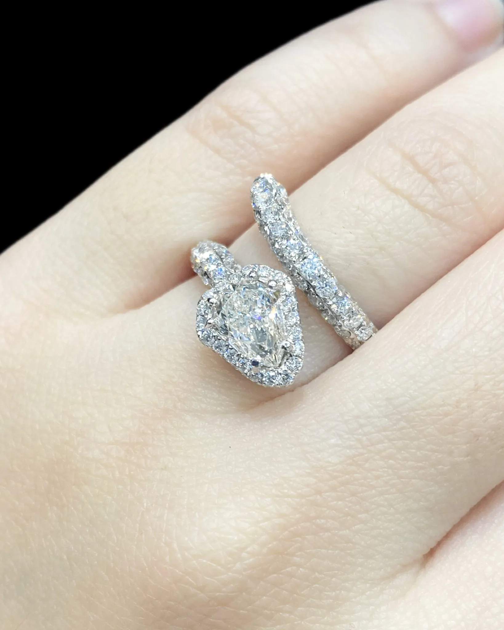 2.80cts L VS2 Pear Center Snake Paved Diamond Engagement Ring 18kt GIA Certified