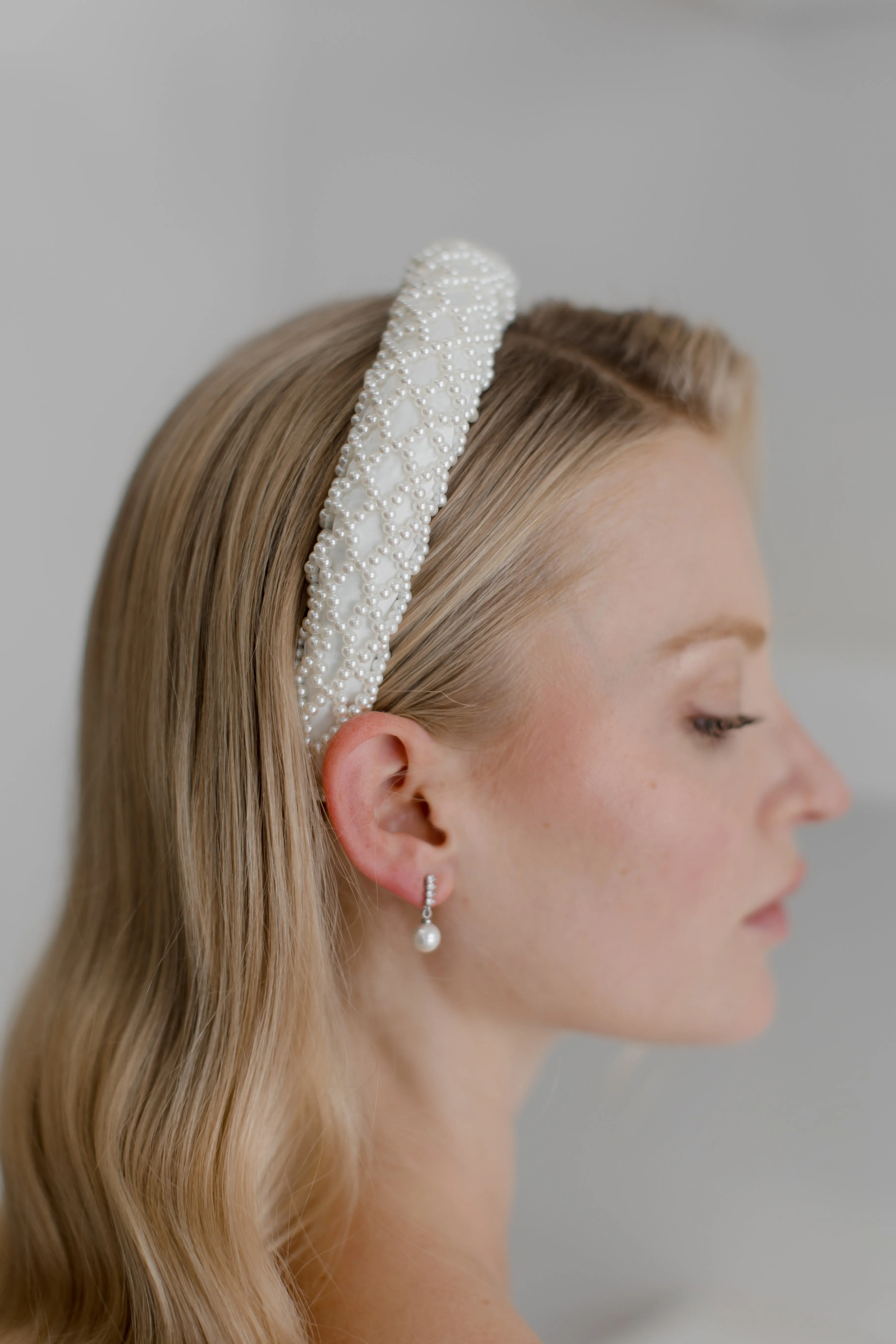 Aurora - Classic Style Pearl Bridal Headband