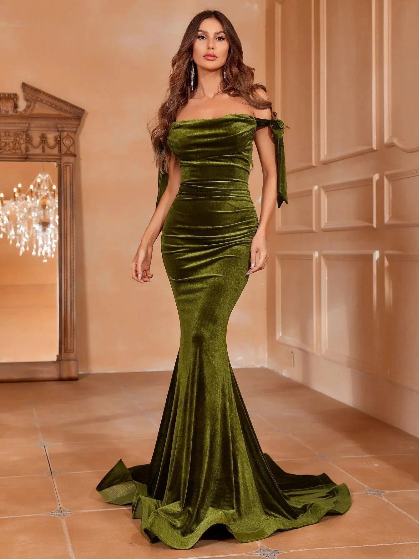 Elegant Off Shoulder Knot Side Velvet Mermaid Dress