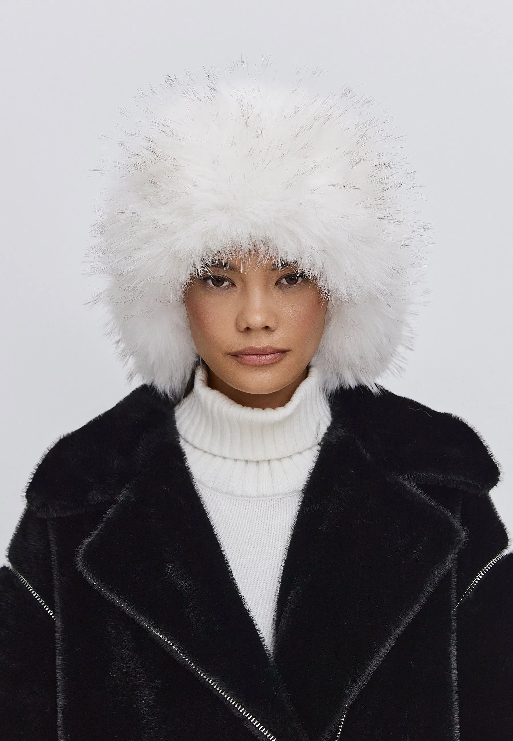 Faux Fur Hat Irina - Black and White