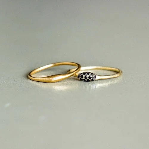 Jane - studded thin hill ring