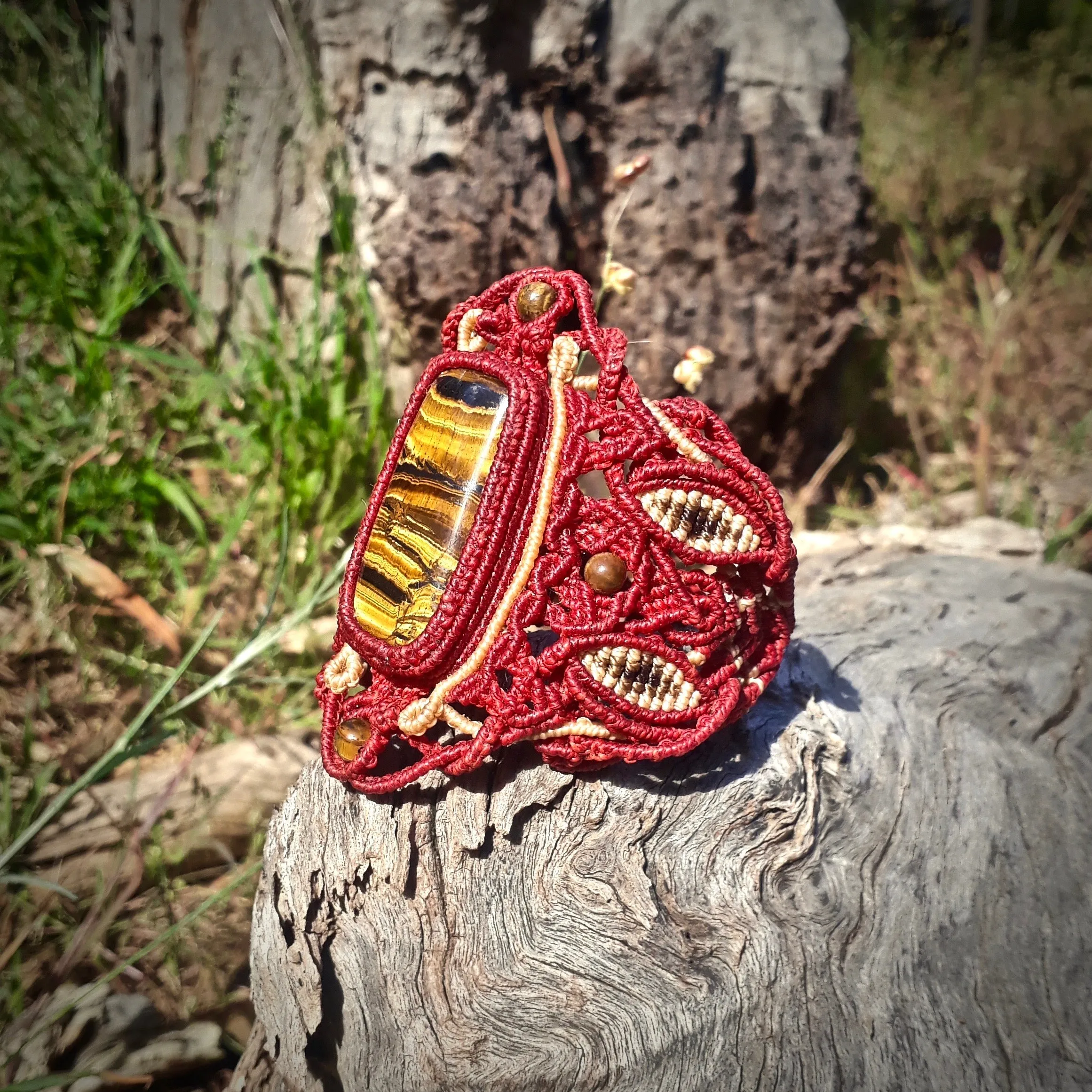 Tiger's eye bracelet (unique design)